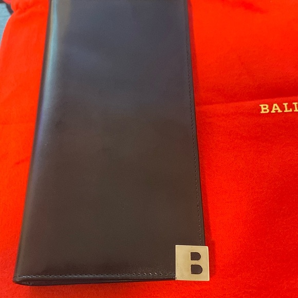 NWOT [Bally] Luxury Black Leather Bi-Fold Long Wallet Mens or Womens w/ Dust Bag - Picture 3 of 15